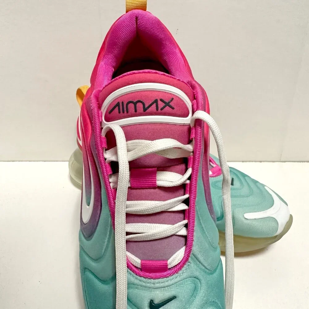 Nike Air Max 720 - Picture 10 of 12